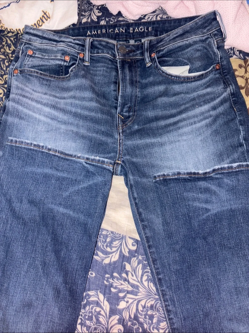 American Eagle Outfitters Men’s Faded Blue Bootcut Jeans. 34x36